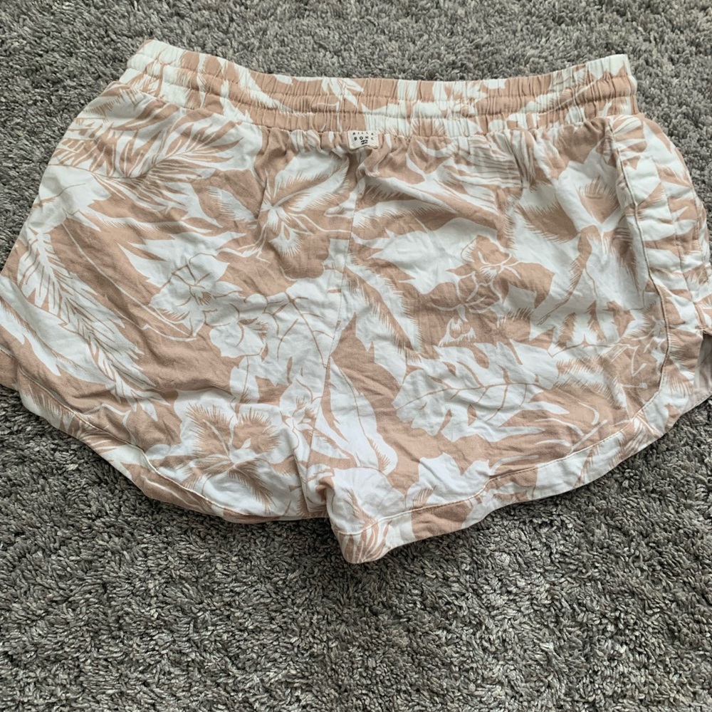 Billabong Leaf shorts size S - Picture 2 of 4